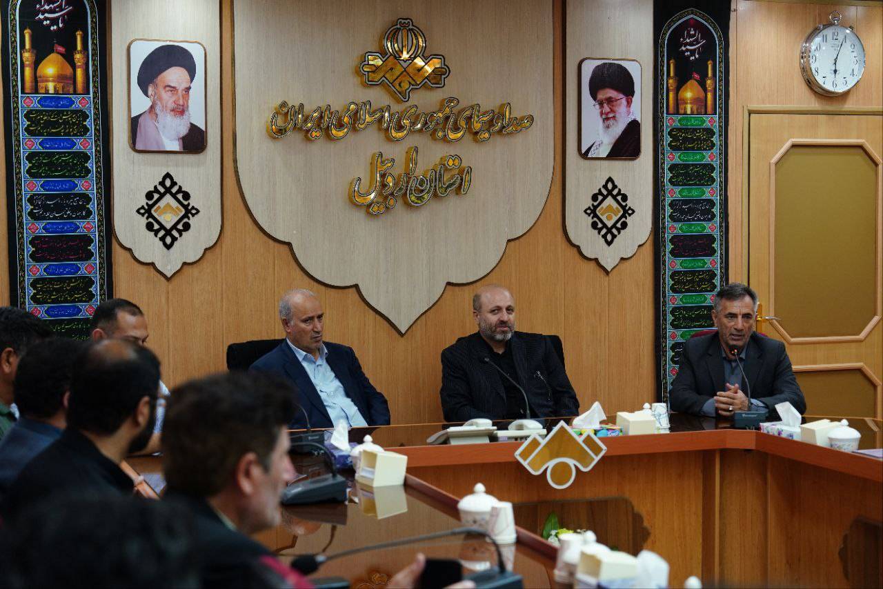 ‍ حضور مهدی تاج رئیس فدراسیون فوتبال به همراه صمد نوتاش رئیس هیات فوتبال استان اردبیل  در صداوسیمای استان اردبیل به مناسبت روز خبرنگار وقدردانی از زحمات وتلاش های رسانه ملی