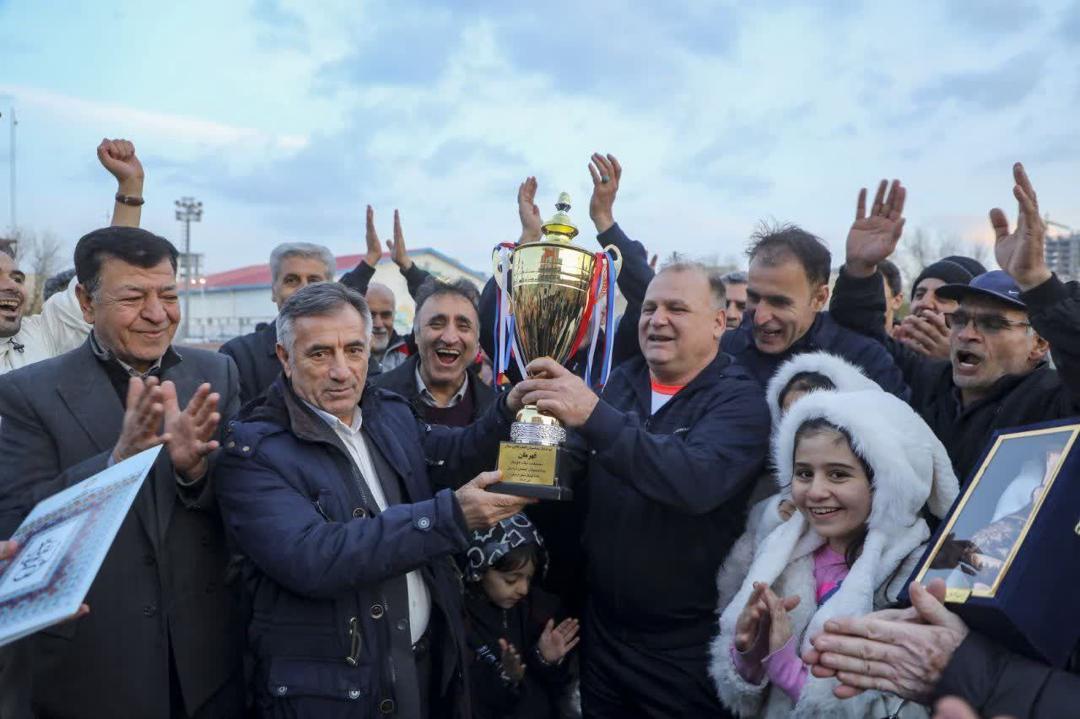 شرکت بازرگانی آفتاب کالای سبلان (شمع یار ) قهرمان مسابقات فوتبال پیشکسوتان استان اردبیل شد